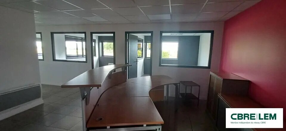 Bureau dans Biéville-Beuville à louer - Photo de l’immeuble – Image 2 sur 8
