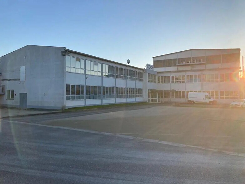 Local d'activités dans Blies-Guersviller à vendre - Photo de l’immeuble – Image 1 sur 14