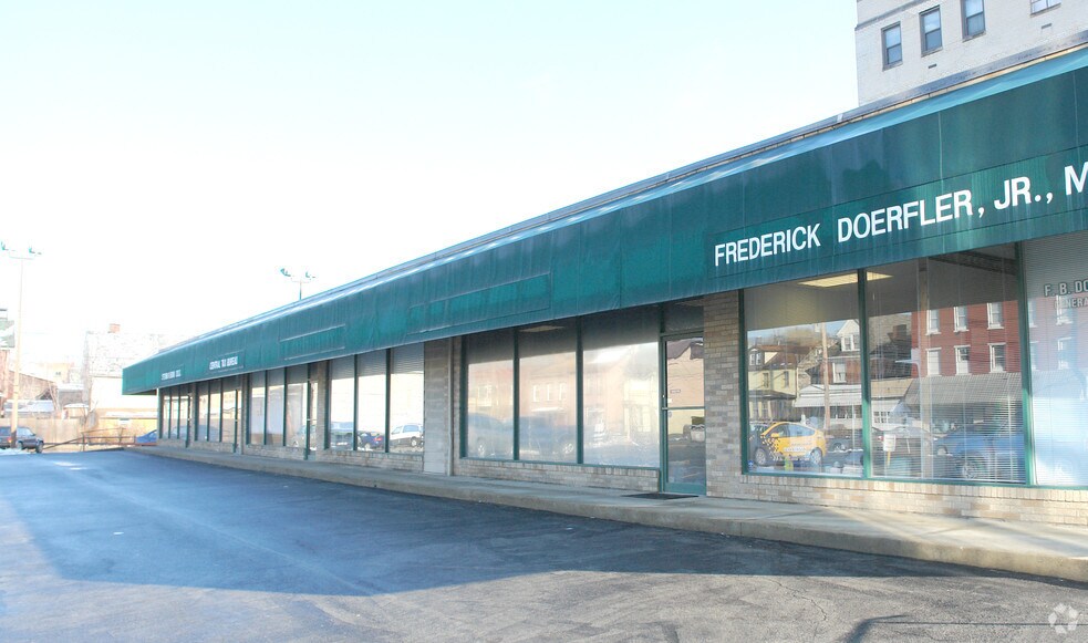 250-260 S Jefferson St, Kittanning, PA à vendre - Photo de l’immeuble – Image 1 sur 2