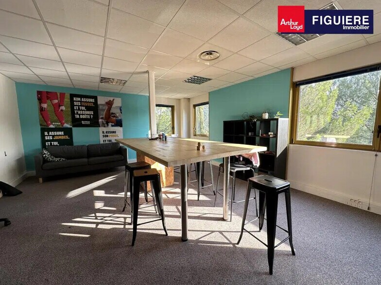 350 Avenue Jean-René Guillibert Gautier De La Lauzière, Aix-en-Provence à louer - Photo de l’immeuble – Image 2 sur 8