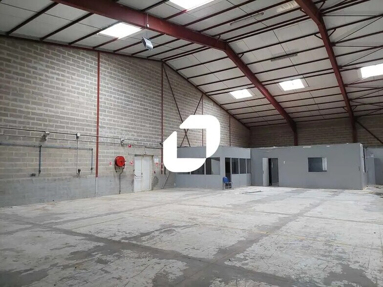 Local d’activités dans Coignières à louer - Photo intérieure – Image 3 sur 7