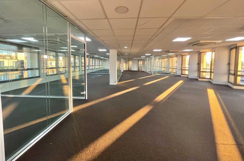Bureau dans Boulogne-Billancourt à louer - Photo de l’immeuble – Image 2 sur 8