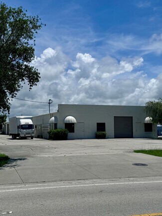 Plus de détails pour 6000 Taylor Rd, Naples, FL - Industriel/Logistique à louer