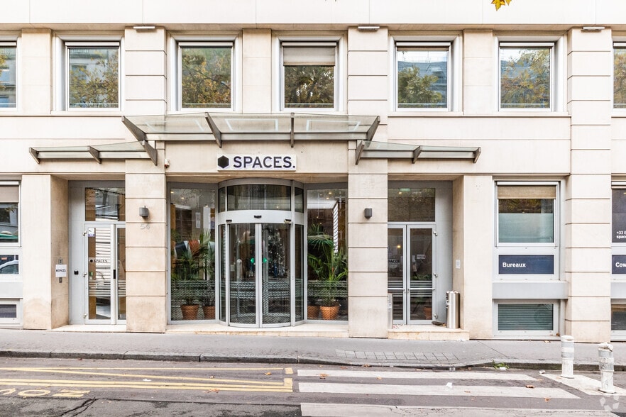Avenue Hoche, Paris à louer - Photo de l’immeuble – Image 3 sur 3