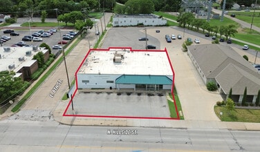907 N Hillside, Wichita, KS à louer Photo de l’immeuble– Image 1 sur 3