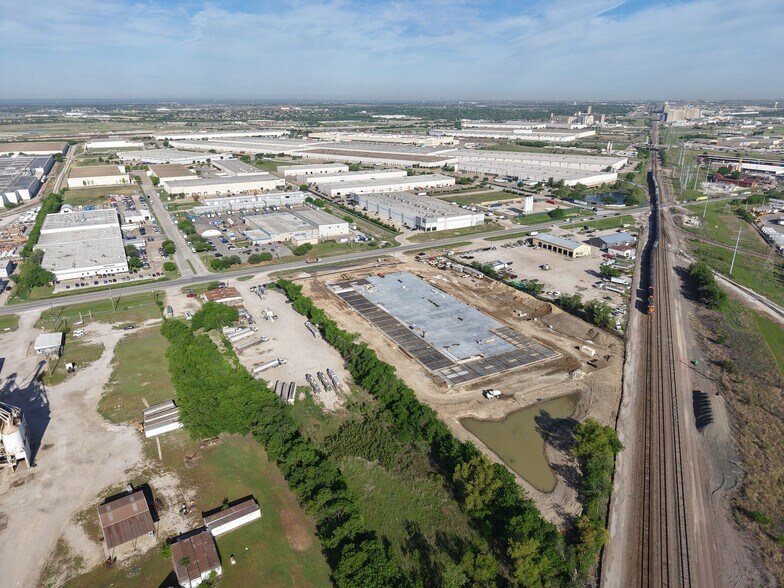 5260 Blue Mound Rd, Fort Worth, TX à vendre - Photo de l’immeuble – Image 3 sur 8