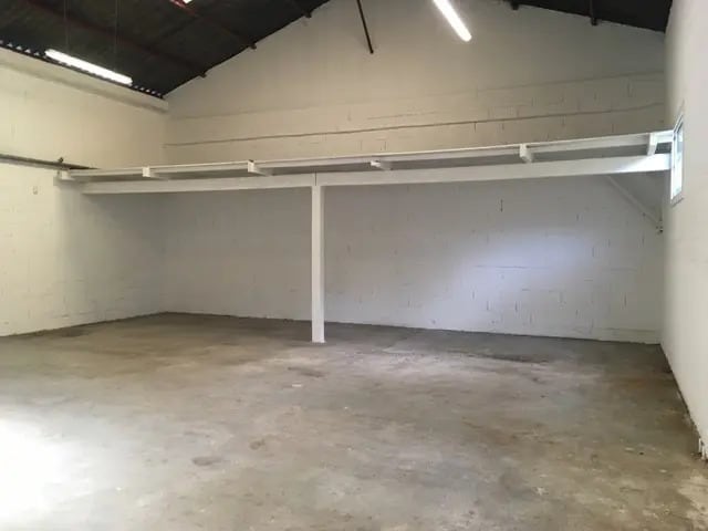 Local d’activités dans Mouans-Sartoux à louer - Photo de l’immeuble – Image 2 sur 6