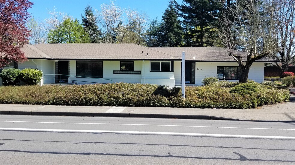2010 SE 182nd Ave, Portland, OR à louer - Photo de l’immeuble – Image 1 sur 6