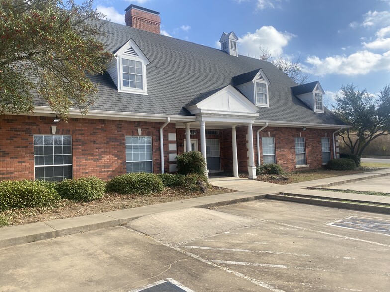 1115 Memorial Dr, Denison, TX à louer - Photo de l’immeuble – Image 3 sur 14