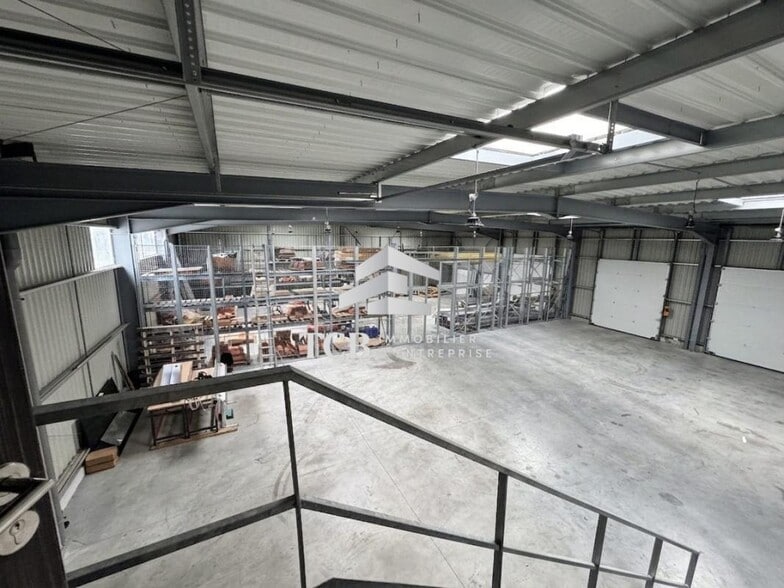 Local d'activités dans Geneston à vendre - Photo de l’immeuble – Image 3 sur 12