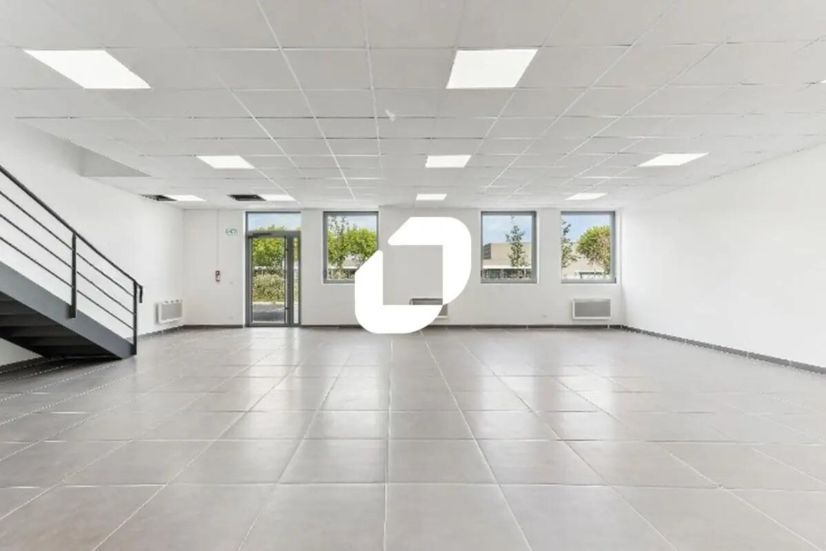 Bureau dans Bailly-Romainvilliers à louer Photo intérieure– Image 1 sur 10