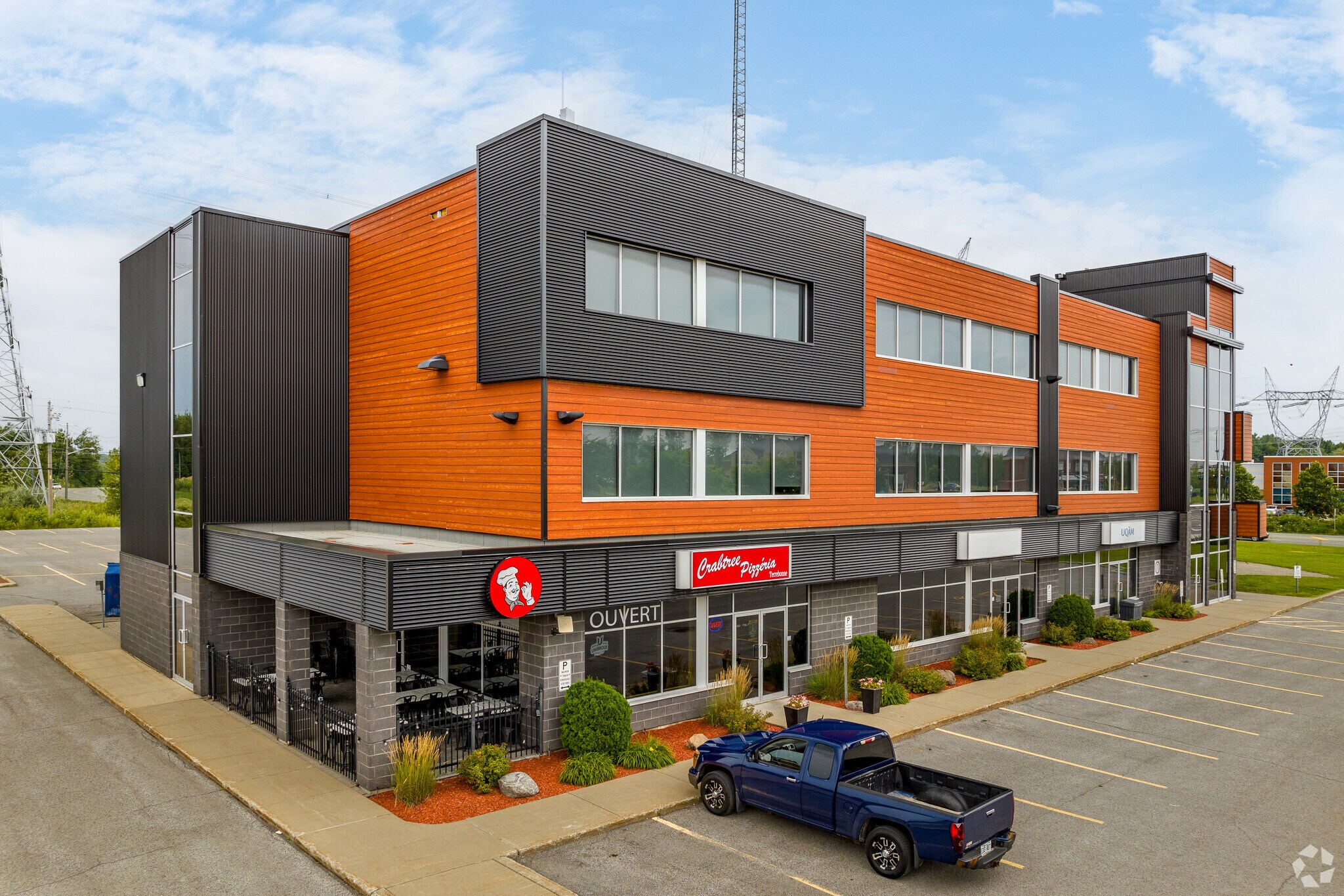 2700 Boul des Entreprises, Terrebonne, QC à louer Photo de l’immeuble– Image 1 sur 16