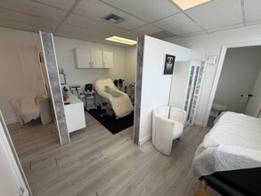 601-625 SW 57th Ave, Miami, FL à louer Photo intérieure– Image 2 sur 10