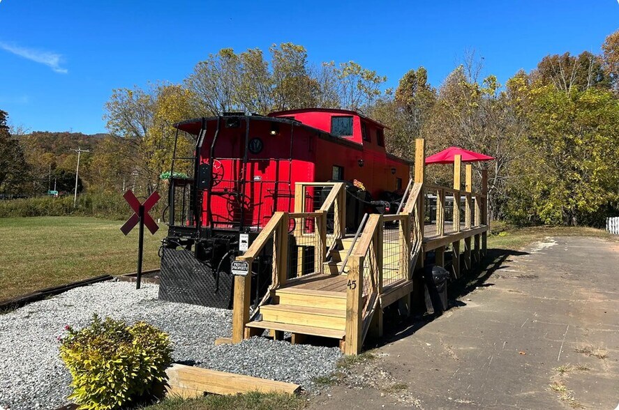 45 Caboose Creek Ln, Andrews, NC à vendre - Photo de l’immeuble – Image 2 sur 23