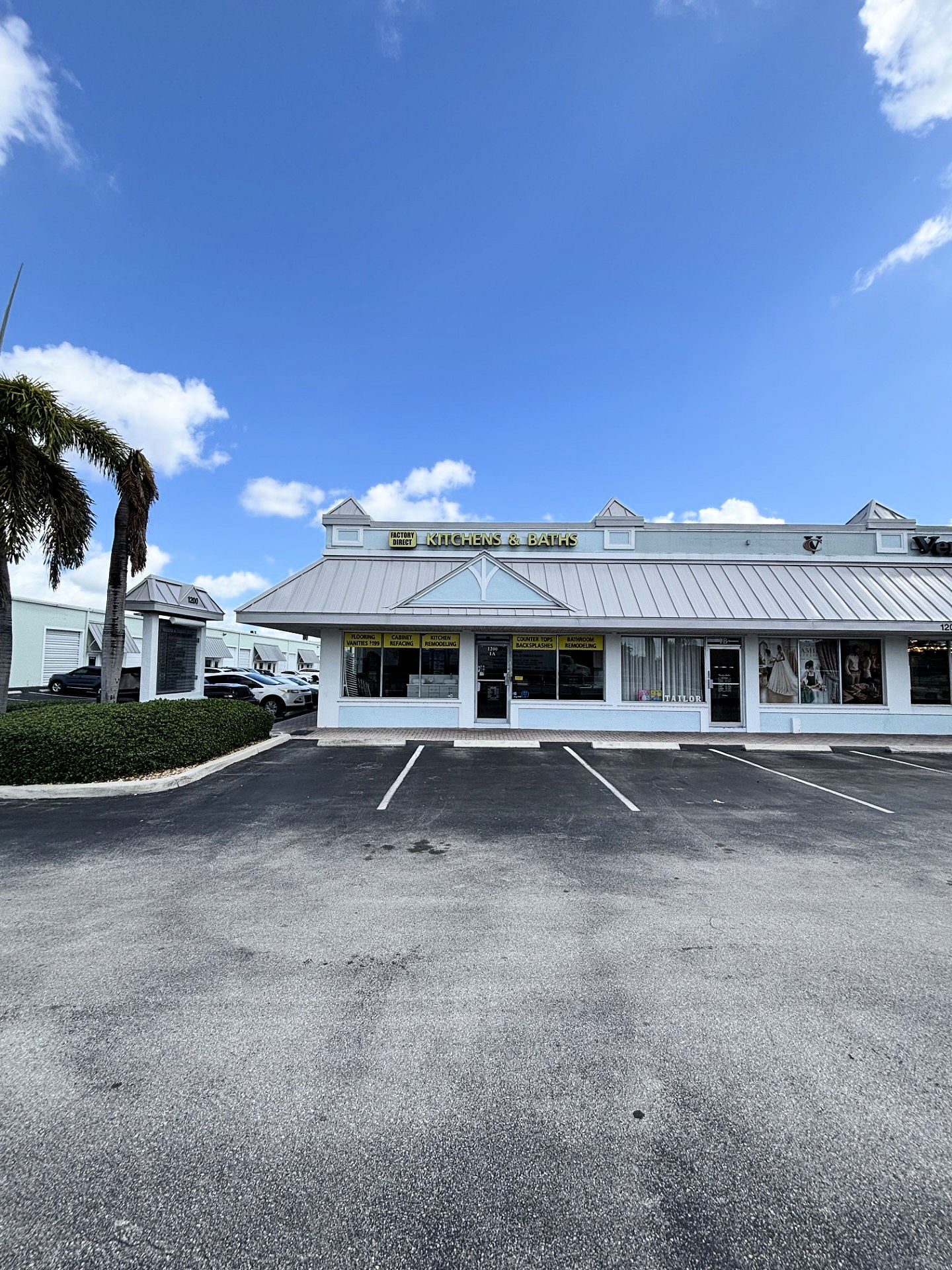 1200-1340 Stirling Rd, Dania Beach, FL à louer Photo de l’immeuble– Image 1 sur 10