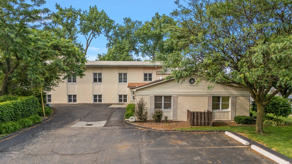 20789 Harper Ave, Harper Woods, MI à vendre - Photo de l’immeuble – Image 2 sur 17