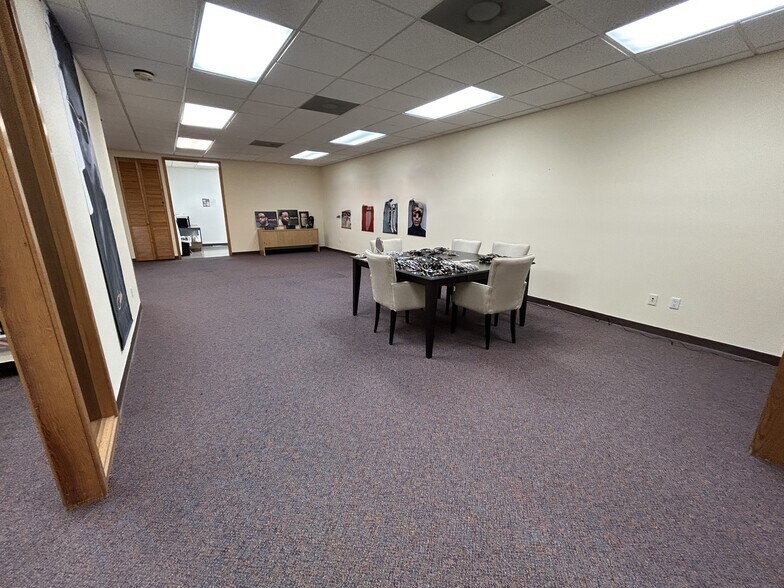 Aventura Flex Condos portefeuille de 2 biens à vendre sur LoopNet.fr - Photo intérieure – Image 2 sur 34