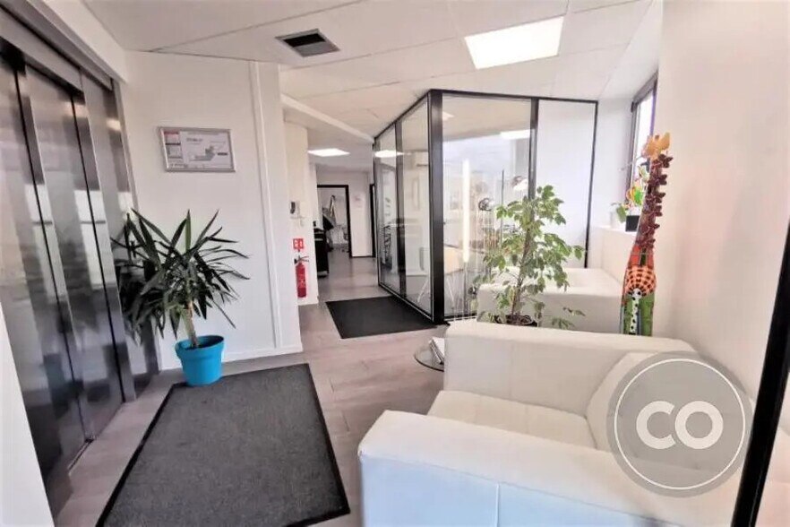 Bureau dans Boulogne-Billancourt à louer - Photo de l’immeuble – Image 3 sur 4