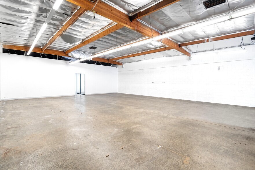 767 E 14th Pl, Los Angeles, CA à vendre - Photo de l’immeuble – Image 2 sur 16