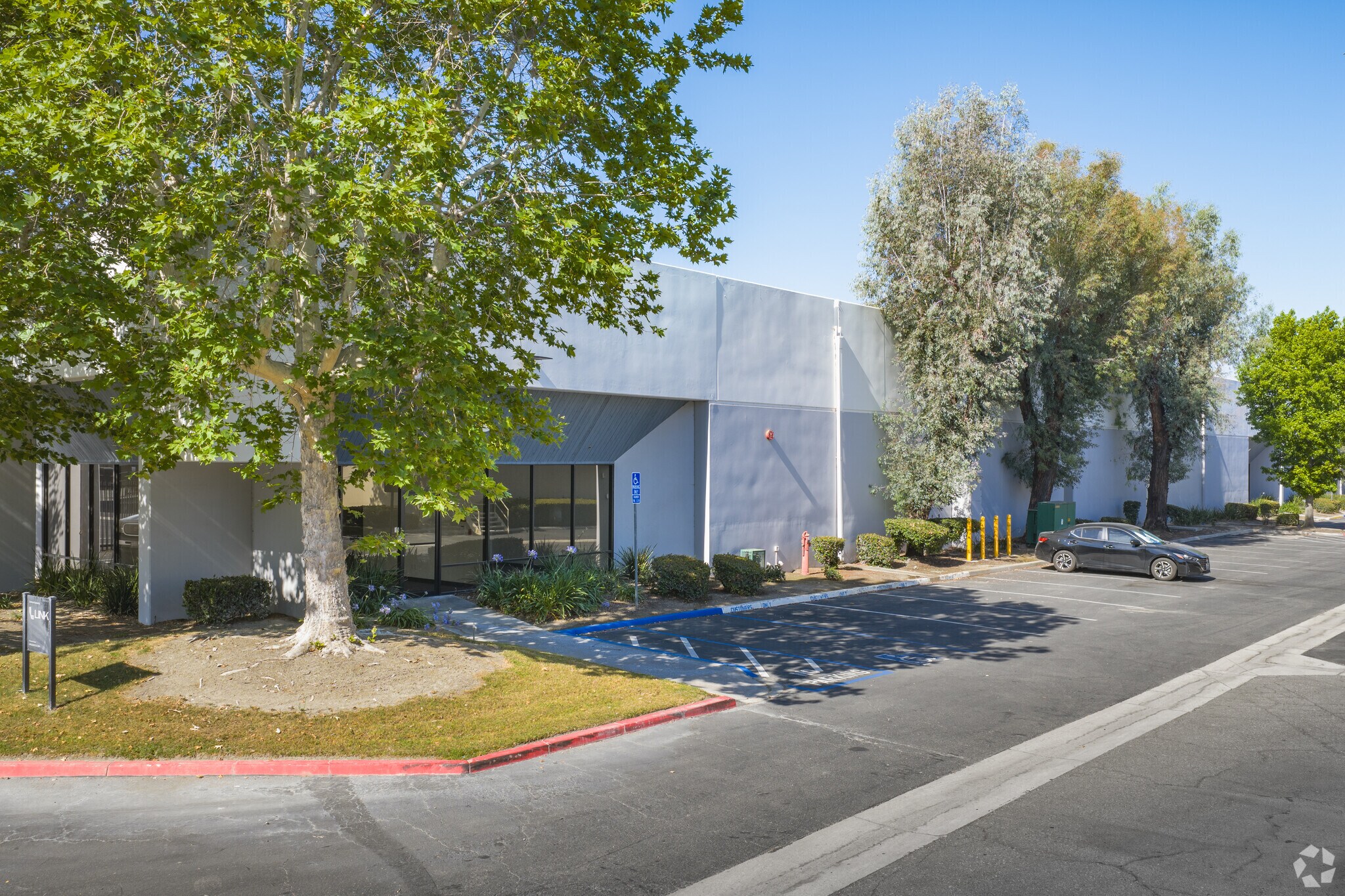 1811 Riverview Dr, San Bernardino, CA à louer Photo de l’immeuble– Image 1 sur 13