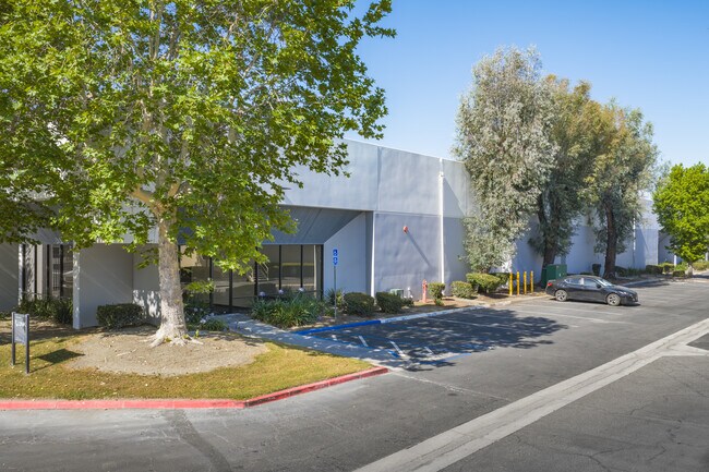 Plus de détails pour 1811 Riverview Dr, San Bernardino, CA - Industriel/Logistique à louer
