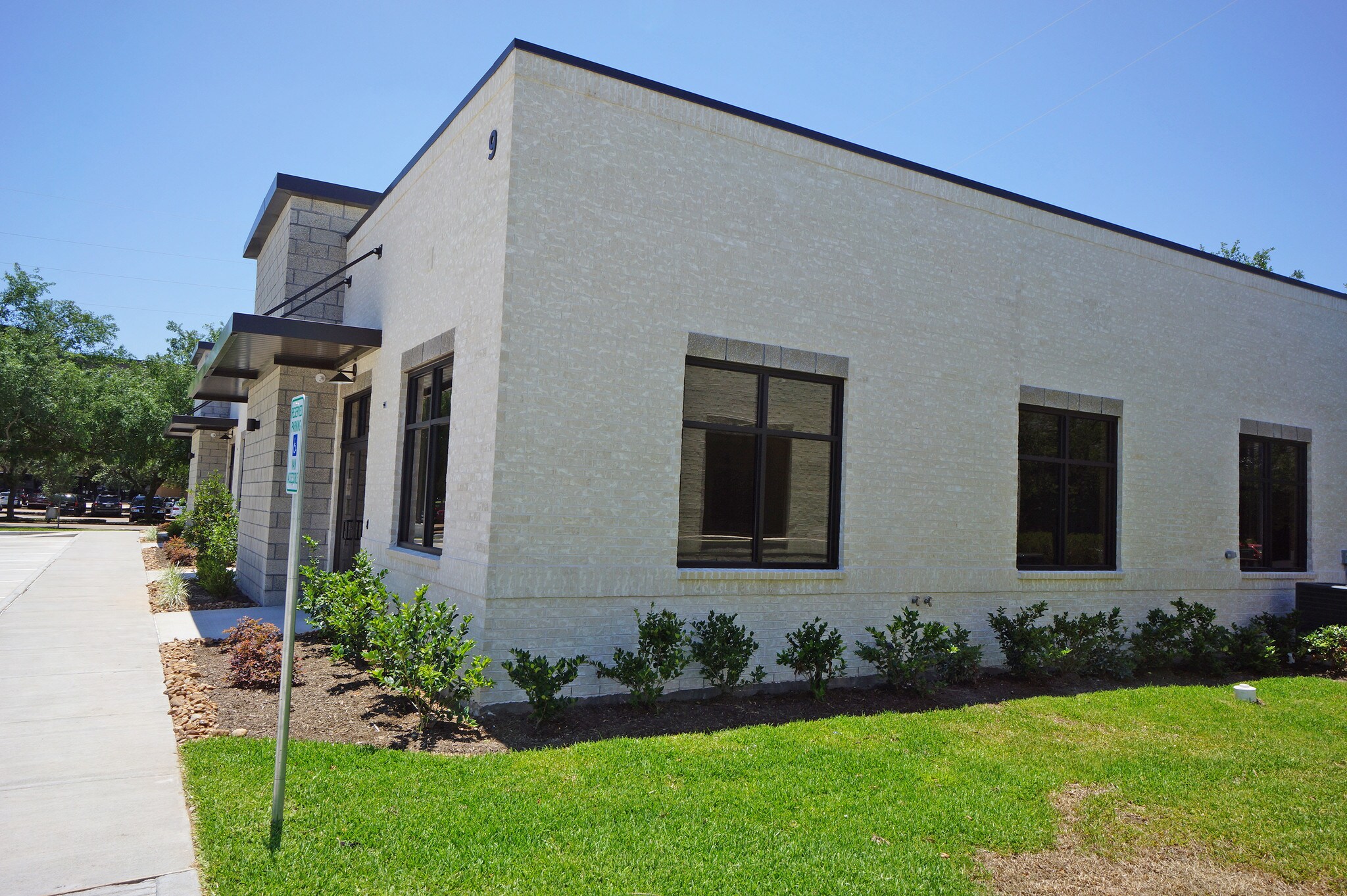 12930 Dairy Ashford Rd, Sugar Land, TX à louer Photo principale– Image 1 sur 21
