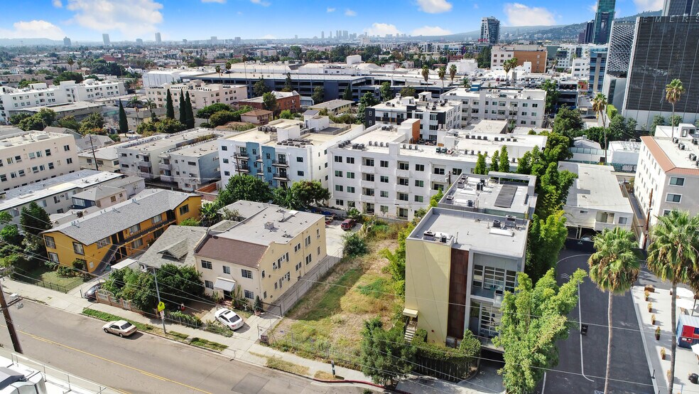 1449 N Bronson Ave, Los Angeles, CA à vendre - Photo de l’immeuble – Image 3 sur 9