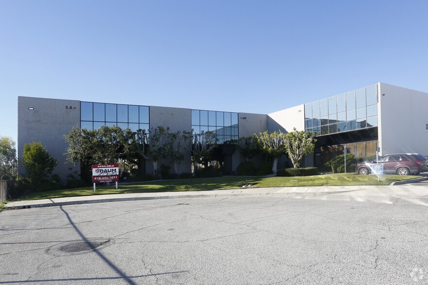 21301-21305 Itasca St, Chatsworth, CA à louer - Photo principale – Image 1 sur 6