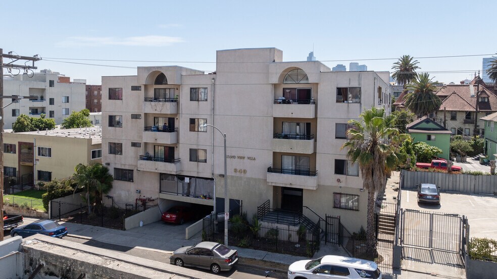 840 S Grand View St, Los Angeles, CA à vendre - Photo de l’immeuble – Image 3 sur 11