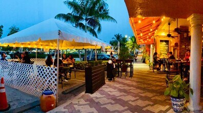 1574-1584 SE 3rd Ct, Deerfield Beach, FL à louer Photo de l’immeuble– Image 1 sur 3