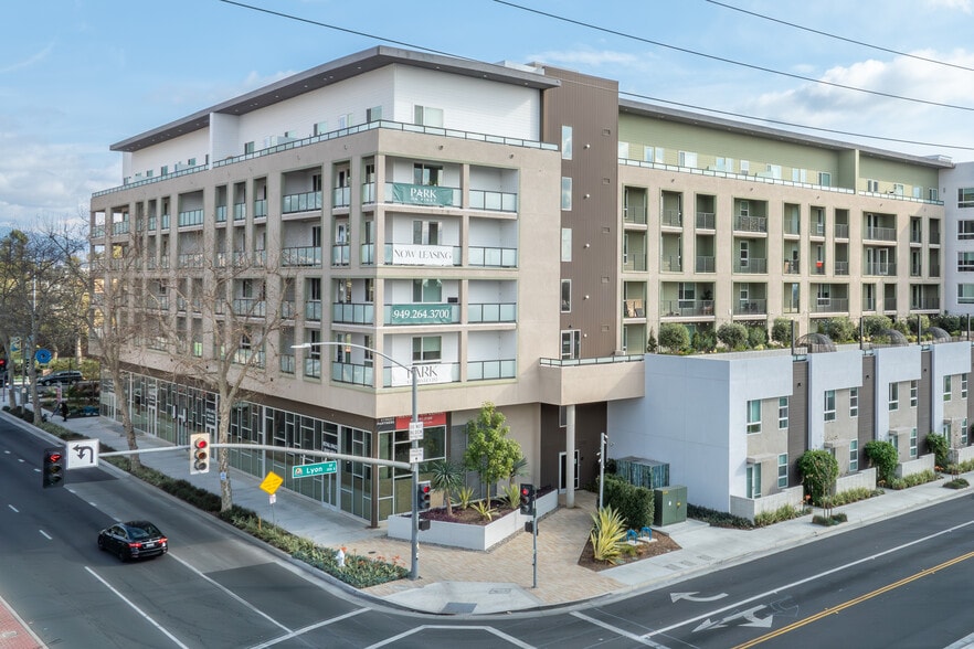 1660 E 1st St, Santa Ana, CA à louer - Vidéo aérienne – Image 2 sur 7
