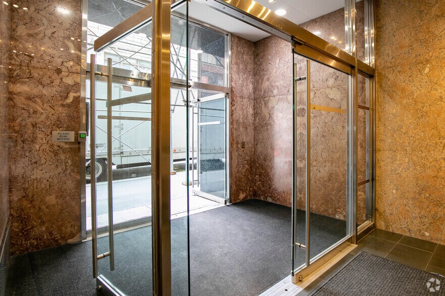 246 W 38th St, New York, NY à vendre - Photo intérieure – Image 3 sur 8