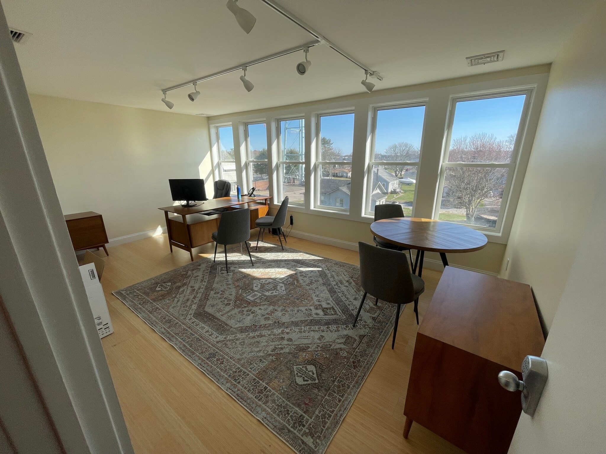 4 Broadway Avenue Ext, Mystic, CT à louer Photo de l’immeuble– Image 1 sur 7