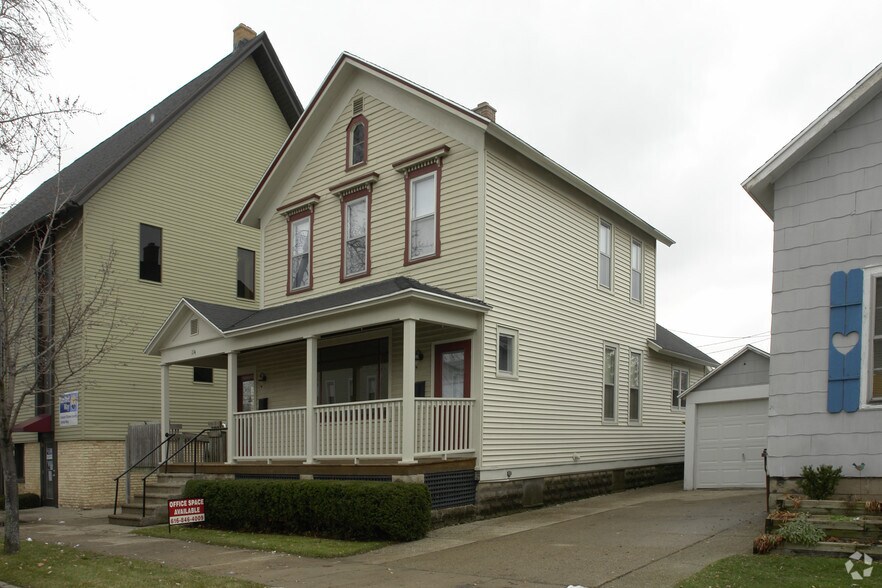 700, 710 Fulton & 114 N 7th Grand Haven portefeuille de 2 biens à vendre sur LoopNet.fr - Photo principale – Image 2 sur 15