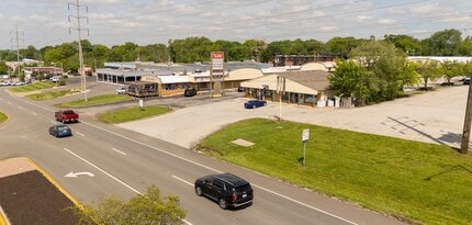 1305-1331 W 40 Hwy, Blue Springs, MO à louer Photo de l’immeuble– Image 2 sur 4