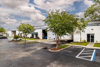 Plus de détails pour 7100 123rd Cir N, Largo, FL - Industriel/Logistique à louer