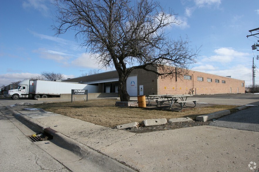 1801 Estes Ave, Elk Grove Village, IL à louer - Photo de l’immeuble – Image 2 sur 11