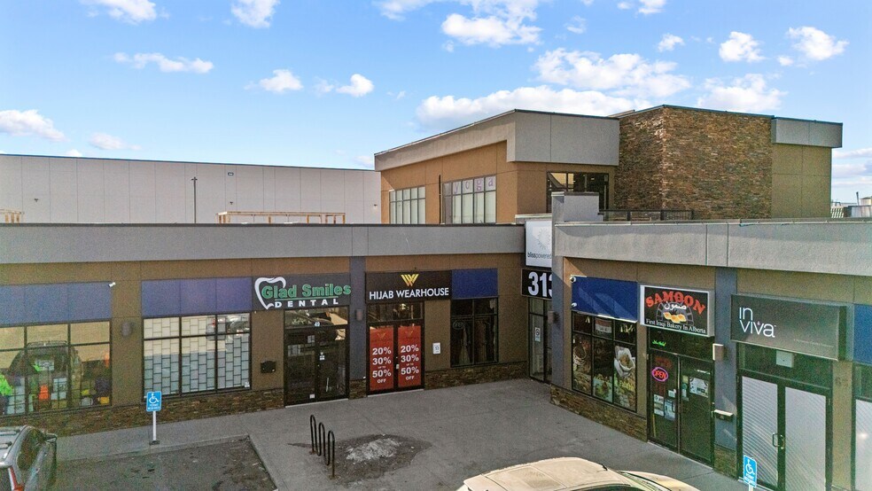 3131 27th St NE, Calgary, AB à vendre - Photo de l’immeuble – Image 2 sur 18