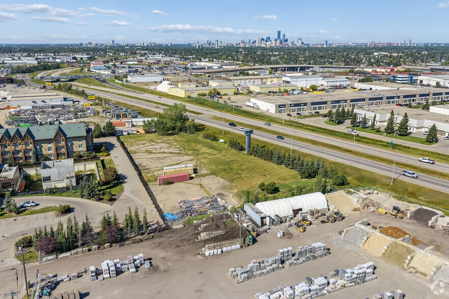 4520 76 Avenue Northwest, Edmonton, AB à vendre - Photo principale – Image 3 sur 4