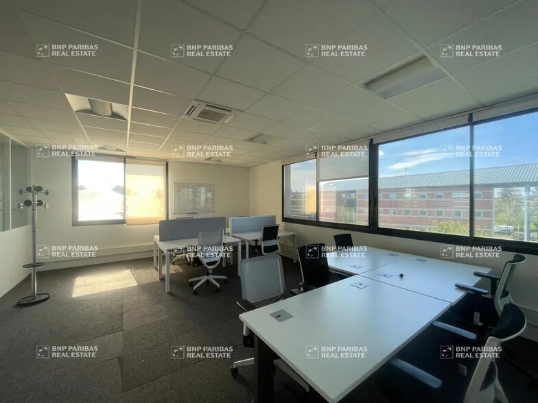 Bureau dans Orléans à vendre - Photo de l’immeuble – Image 2 sur 8