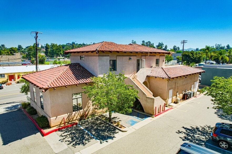 343 E Alvarado St, Fallbrook, CA à vendre - Photo de l’immeuble – Image 2 sur 86
