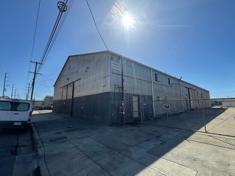 347 Locust St, Watsonville, CA à louer - Photo de l’immeuble – Image 1 sur 5