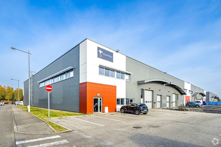 50 Rue Jean Zay, Saint-Priest à louer - Photo principale – Image 1 sur 2