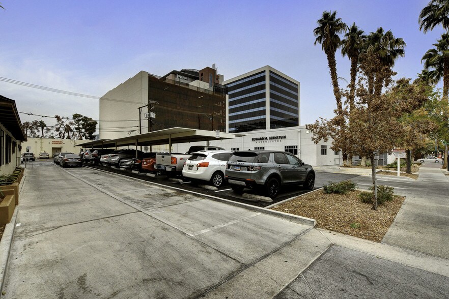 516 S 4th St, Las Vegas, NV à vendre - Photo de l’immeuble – Image 2 sur 21