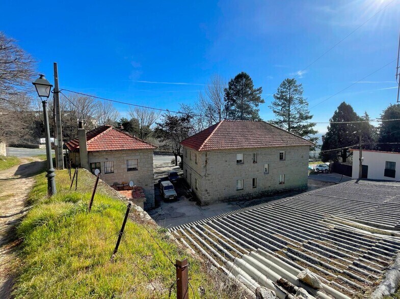 Local commercial dans Guadarrama, Madrid à vendre - Photo de l’immeuble – Image 3 sur 3