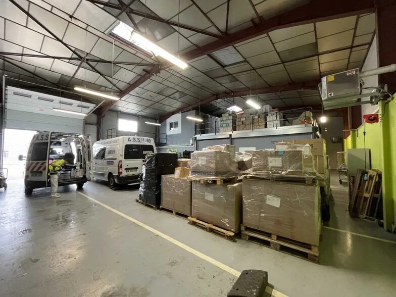 Bureau dans Arnas à louer - Photo intérieure – Image 3 sur 6