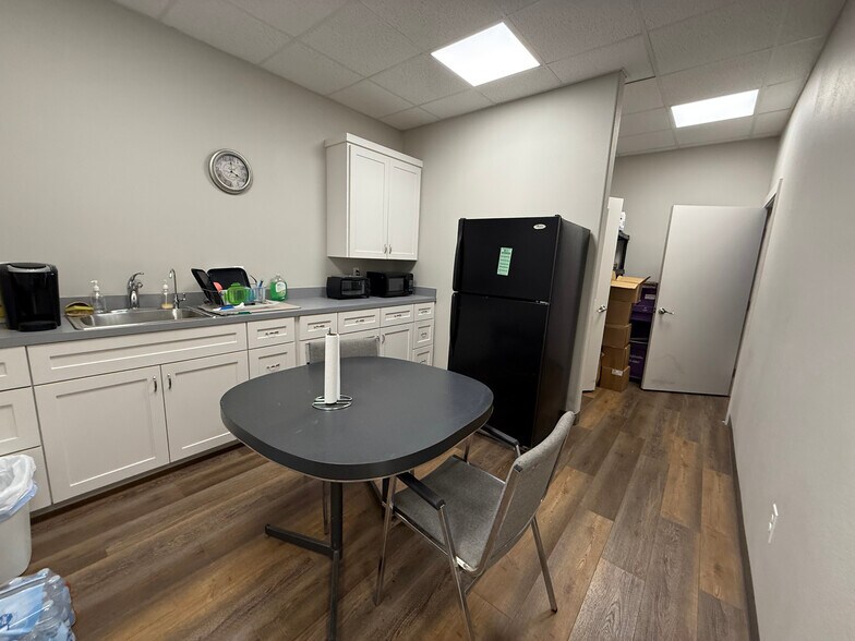 905 3rd St, Marble Falls, TX à vendre - Photo de l’immeuble – Image 3 sur 17