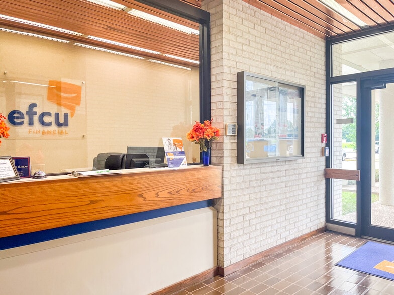 10719 Airline Hwy, Baton Rouge, LA à vendre - Hall d’entrée – Image 2 sur 10