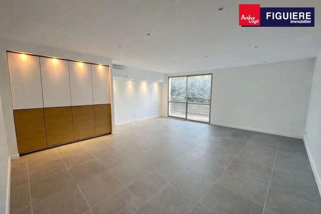 Plus de détails pour 8 Rue Achille Emperaire, Aix-en-Provence - Bureau à louer