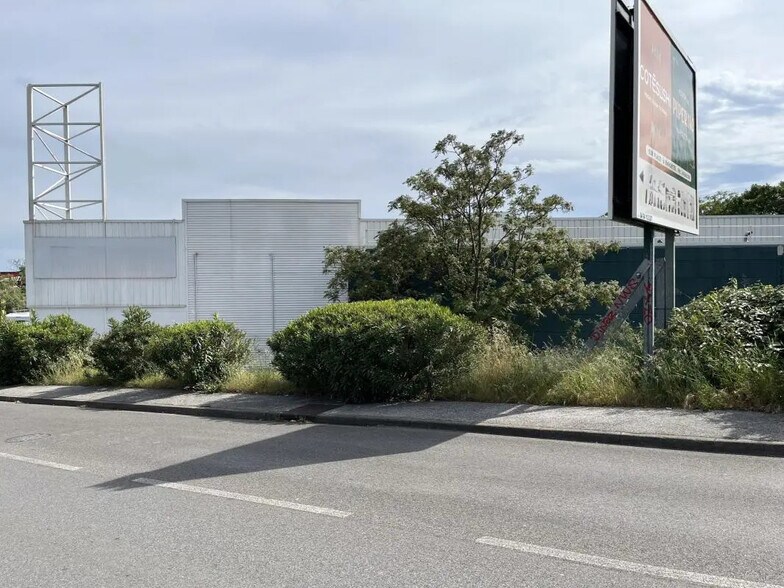 Local commercial dans La Garde à louer - Photo de l’immeuble – Image 1 sur 1